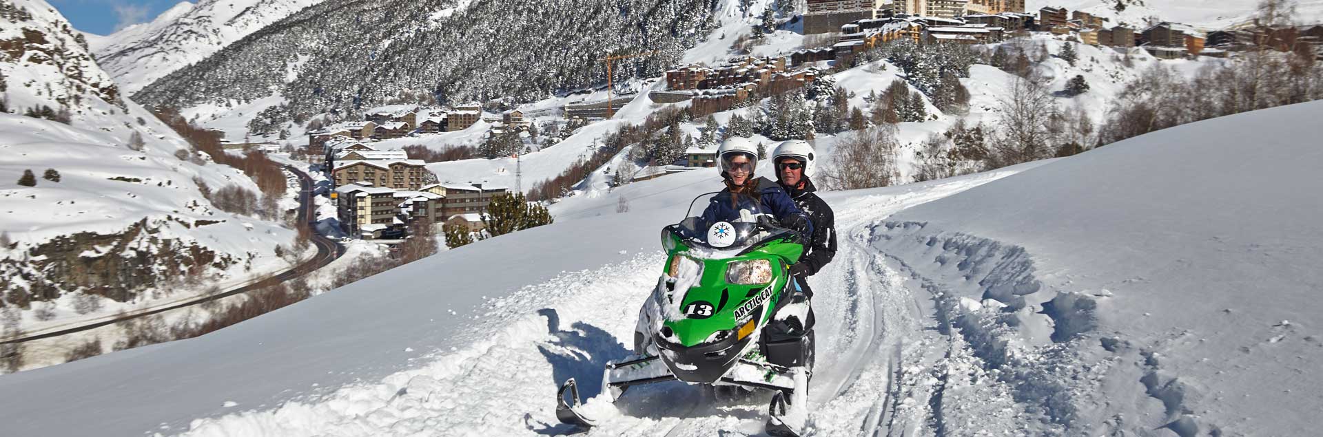 excursiones en moto de nieve con alojamiento en soldeu